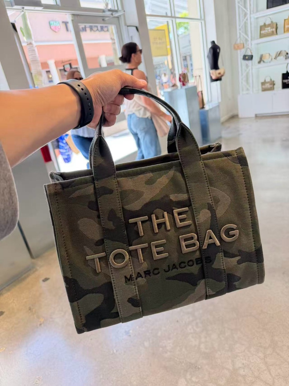 Limited‼️Marc Jacobs The Camo Jacquard Medium Tote Bag 2S4HTT002H03 $325 - Picture 10 of 12